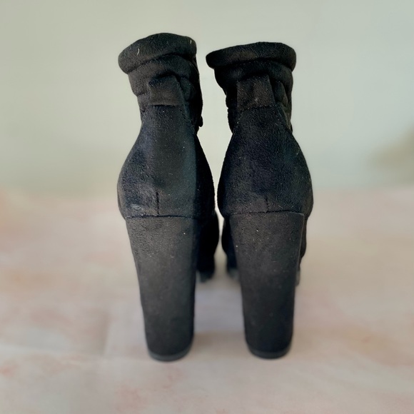 Black Platform Heeled Lace Up Boots - Picture 7 of 7